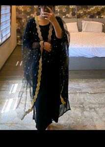 Elegant Black Salwar Kameez Suit. dupatta and top