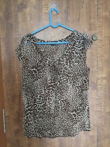 Stylish Leopard Print V-Neck Top