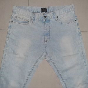 Authentic ZARA Light Wash Denim Jeans - Men