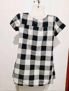 Cute Black &amp; White Checkered Tunic Top