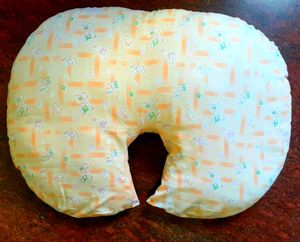 2 in 1 Feeding and Tummy time Pillow 🔥Priced