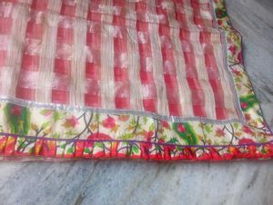 elegant Chex &amp; Floral Print saree with blouse