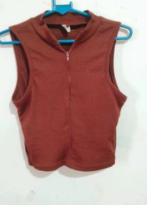 Women's Sleeveless Zipper Crop Top