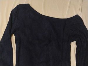 Stretchable Ribbed Chic Black One-Shoulder Top