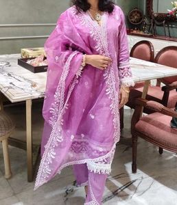 New Pakistani Suits Set With Beautiful Embroidery