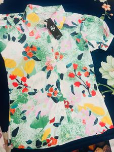 Floral Top With Collar