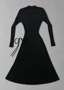 BLACK RIBBED TIE-WAIST MIDI DRESS