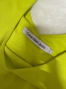 Calvin Klein Jeans V-Neck Crop Top