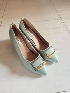 ELLE Mint pumps brand new