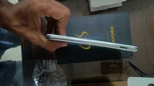Used not working karbonn titanium S9