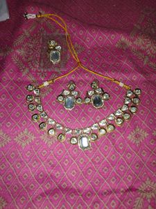 Stunning Necklace Set with Earrings