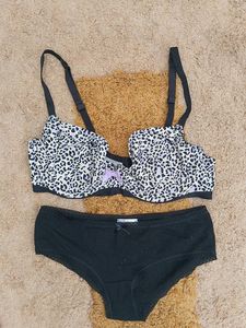 Leopard Print Bra .