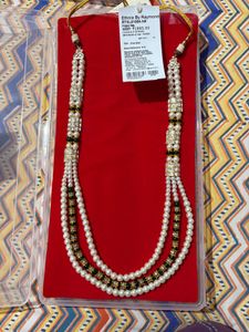 Brand new Elegant Pearl and Stone Necklace Set