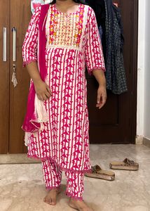Full Kurta Set With Dupatta Last Sell