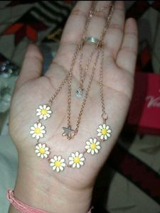 Daisy Chain Necklace