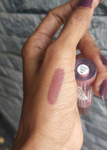 Lakme Strong Espresso Liquid Lipstick