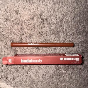 Huda Beauty Lip Contour