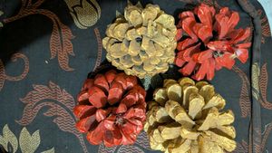 Decorative Pinecones Set of 4