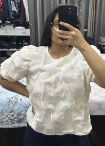Off white puffy top (S)