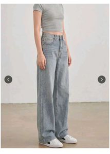 Light Wash Wide Leg Jeans