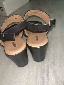 Woods Black Sandals