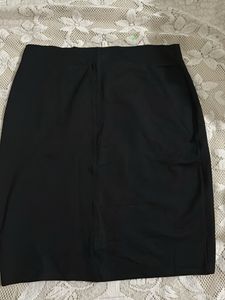 it has a very soft material with stretch ability