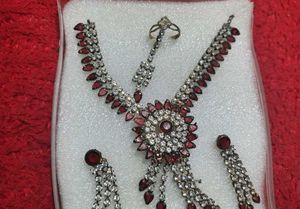 Stunning Red &amp; White Stone Jewellery Set