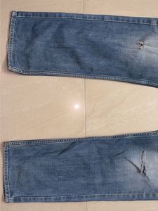 Men's Light Wash Distressed Jeans