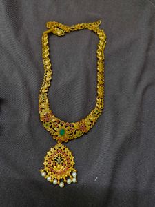 Exquisite Gold Necklace and Earring Set