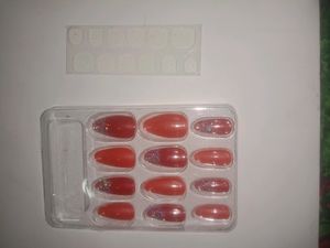 Artificial Nails With Nail Tabs