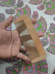 WOODEN COMB