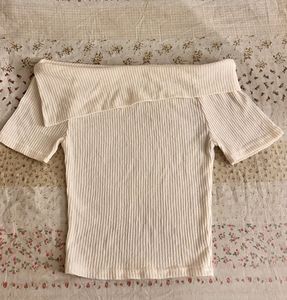chic Off-Shoulder Ribbed Top