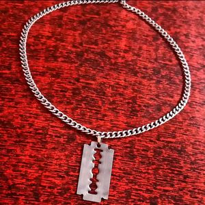 Blade Chain