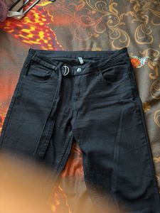 Black Skinny Jeans with Belt
