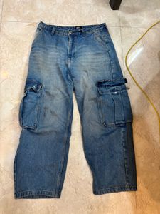 Westside Cargo Jeans 🖤