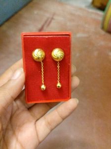 Elegant Gold Drop Earrings