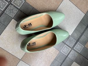 Stylish Mint Green Belly – Like New Condition ✨