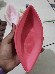 Pink Handmade Concrete Boat-Shaped Decorative Tray
