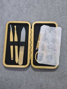 Gold Nail Care &amp; Grooming Kit