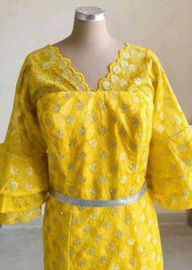 Elegant Yellow Lace Evening Gown