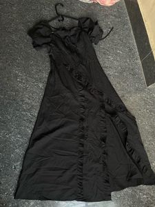 Chic Black Puff Sleeve Dress