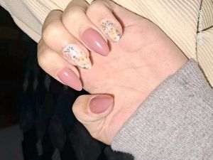 Floral Press-On Nails (24pcs)