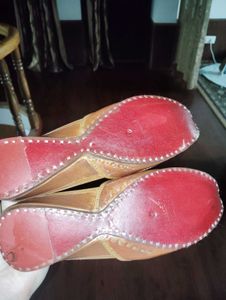 pure leather jutti