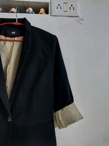 ❗️Price Drop❗️H&amp;M Black Blazer