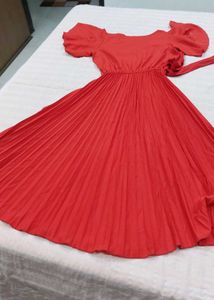 Elegant Red Pleated Maxi Dress