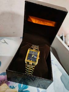 Vintage  Quartz Gold Watch