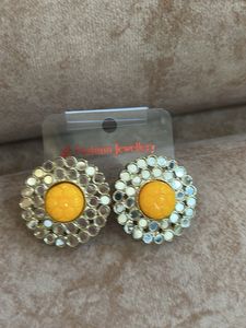 Round Mirror &amp; Yellow Earrings