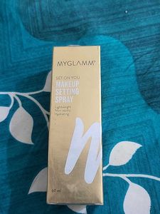 MYGLAMM Makeup Setting Spray