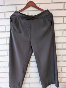 2-Leg Cropped Trousers with minor defe