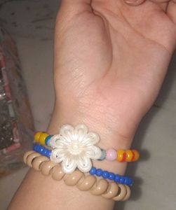 handmade Cute Beaded Bracelets with Flower CharmCo